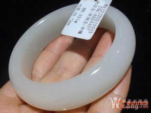 手镯秀赛宝 青海白玉手镯