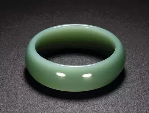 和田玉 黑马 鸭蛋青