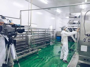 青海电视台参观访问大漠红工厂