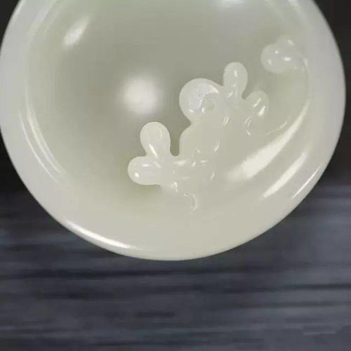 探寻和田玉籽料 从产地、特点到选购与保养的全方位解析